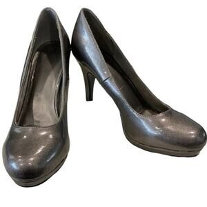 Mootsie tootsie women’s capri 2 pumps. 4” heel 1/2”‎ platform size 9